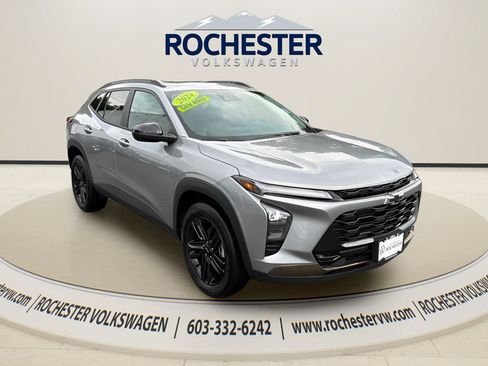 Used 2024 Chevrolet Trax ACTIV w/ Sunroof Package FWD image 8