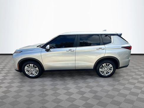 Used 2024 Mitsubishi Outlander ES FWD image 5