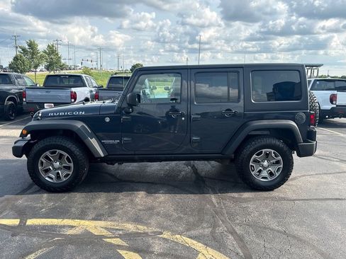 Used 2017 Jeep Wrangler Unlimited Rubicon w/ Connectivity Group AWD/4WD image 8