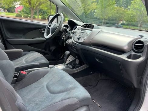 Used 2011 Honda Fit Sport image 22