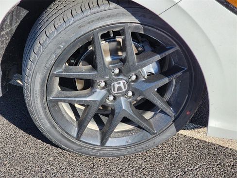 Used 2025 Honda Civic Sport image 15