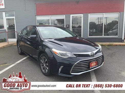 Used 2018 Toyota Avalon XLE FWD image 3