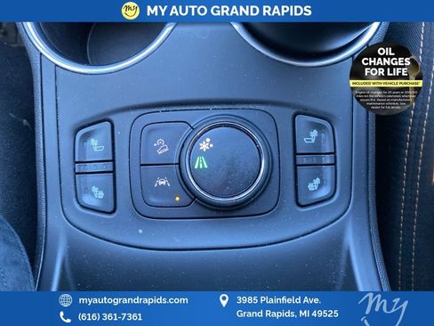 Used 2021 GMC Terrain SLE w/ Driver Convenience Package image 19