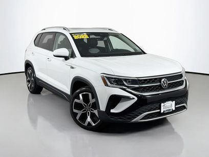 Used 2022 Volkswagen Taos SEL w/ Panoramic Sunroof Package