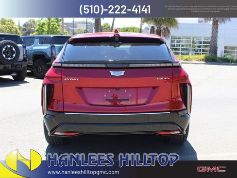 Used 2024 Cadillac Lyriq Luxury AWD/4WD image 8