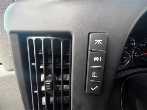 Used 2025 Chevrolet Express 2500 Extended w/ Communications Package image 18