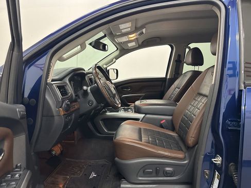 Used 2018 Nissan Titan Platinum Reserve AWD/4WD image 25