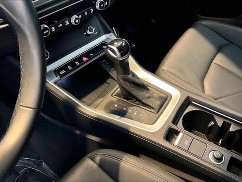 Used 2024 Audi Q3 2.0T Premium w/ Convenience Package image 17