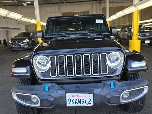 Used 2024 Jeep Wrangler Unlimited Sahara w/ Technology Group image 3