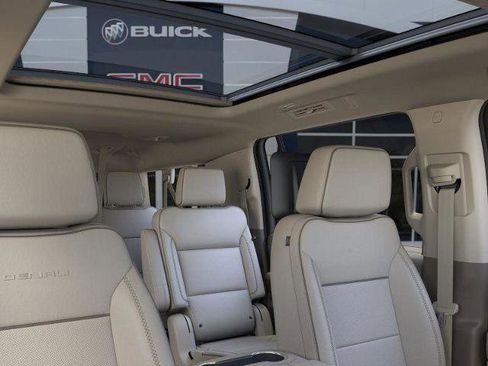 New 2024 GMC Yukon XL Denali w/ Advanced Technology Package image 24