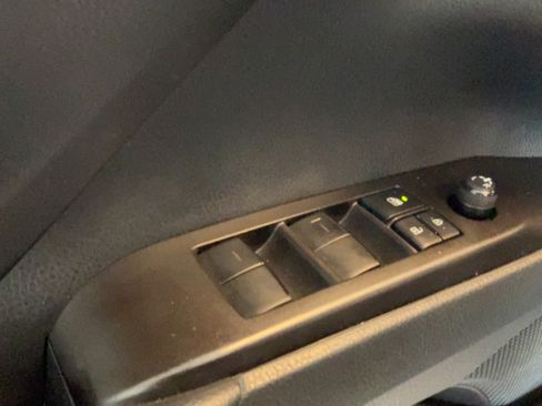 Certified 2021 Toyota Camry SE FWD image 20