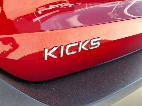 Certified 2025 Nissan Kicks SR image 10