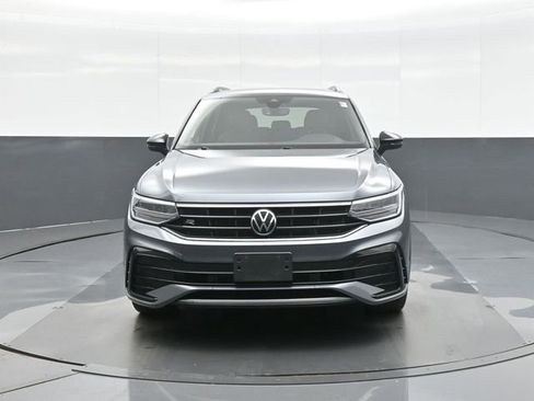 Used 2023 Volkswagen Tiguan SE R-Line FWD image 2