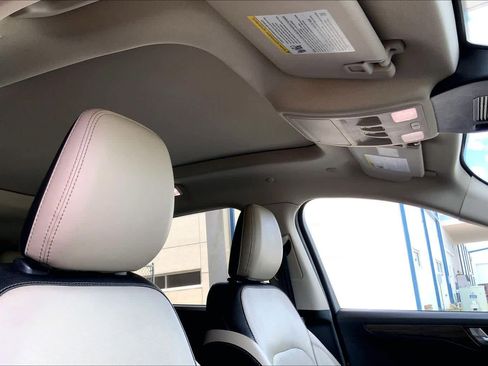 Used 2020 Ford Escape Titanium AWD/4WD image 16