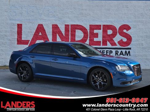 Certified 2023 Chrysler 300 Touring w/ Safetytec Plus Group image 1