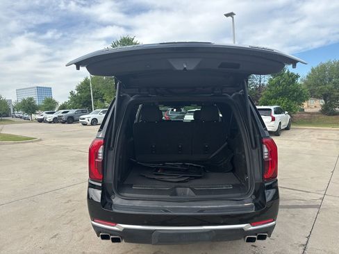 Used 2025 GMC Yukon XL Denali image 7