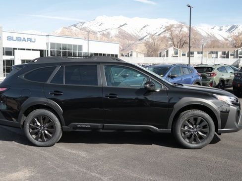 Used 2025 Subaru Outback Onyx Edition image 2