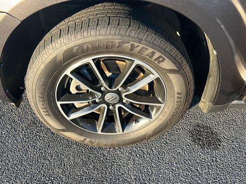 Used 2018 Dodge Journey SE w/ Blacktop Package image 35