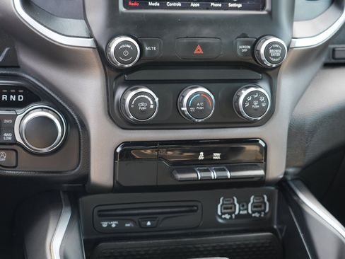 Used 2019 RAM 1500 Big Horn AWD/4WD image 23