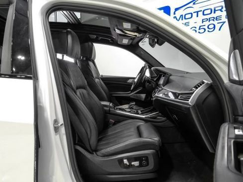 Used 2021 BMW X7 M50i w/ Dynamic Handling Package AWD/4WD image 48