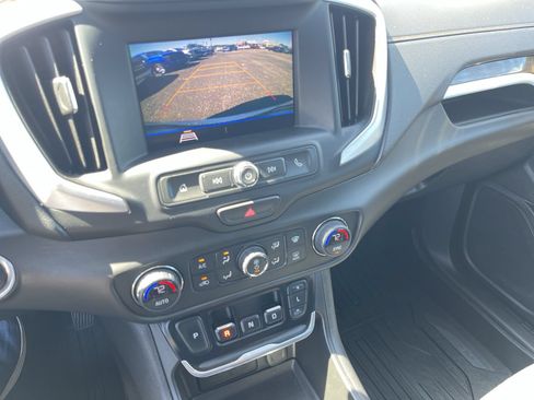 Used 2021 GMC Terrain SLE w/ Driver Convenience Package AWD/4WD image 14