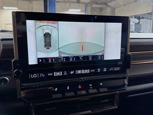 Used 2024 GMC Hummer EV 3X AWD/4WD image 29