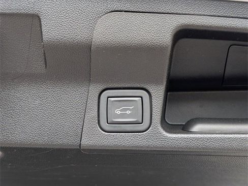 Used 2023 GMC Acadia Denali w/ Denali Technology Package image 9