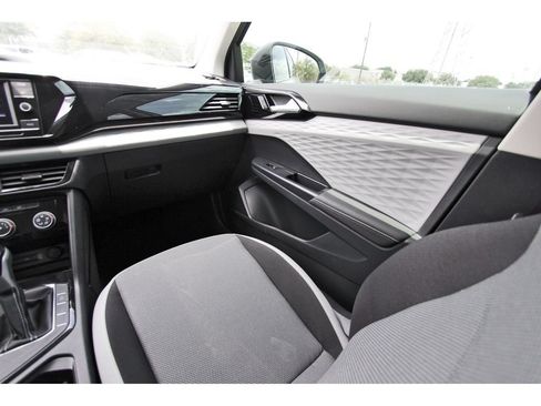Certified 2024 Volkswagen Taos S w/ MDO Package FWD image 11