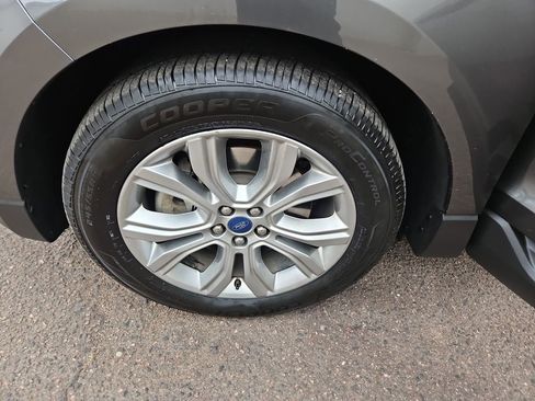 Used 2019 Ford Edge Titanium AWD/4WD image 26