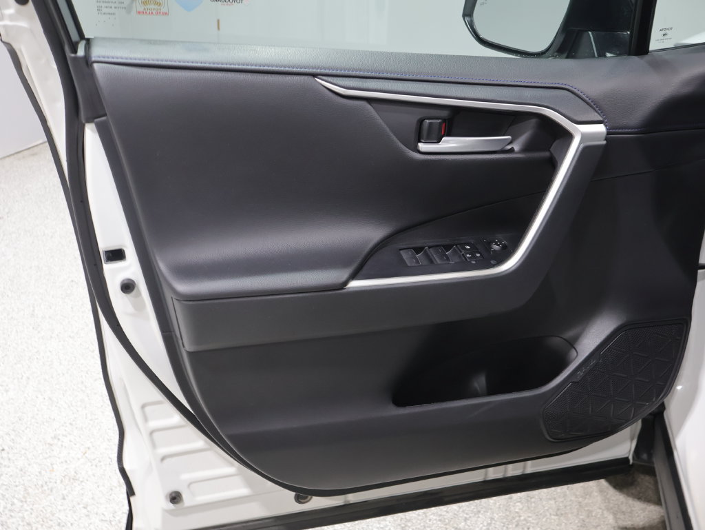 Used 2024 Toyota RAV4 XSE AWD/4WD image 12