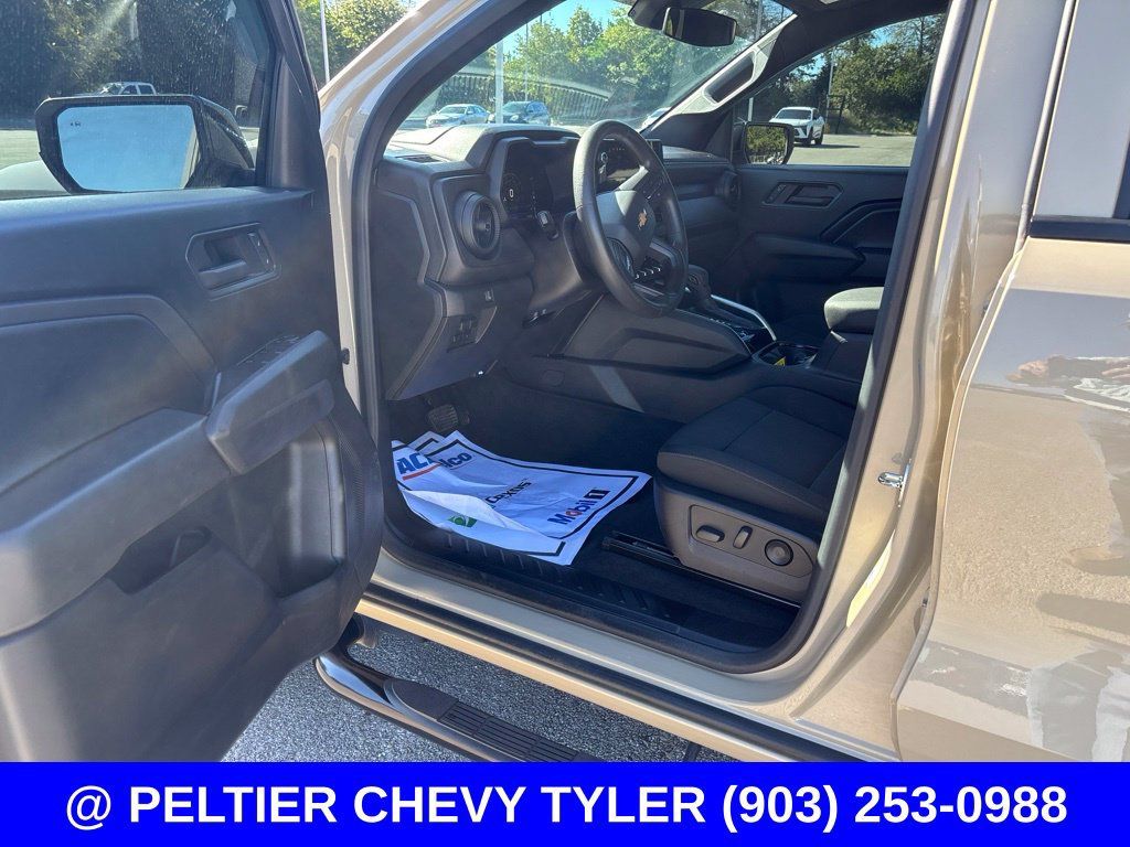 Used 2023 Chevrolet Colorado W/T w/ Technology Package RWD image 10
