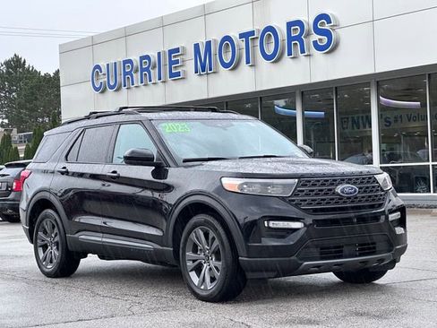 Certified 2023 Ford Explorer XLT w/ Equipment Group 202A AWD/4WD image 1