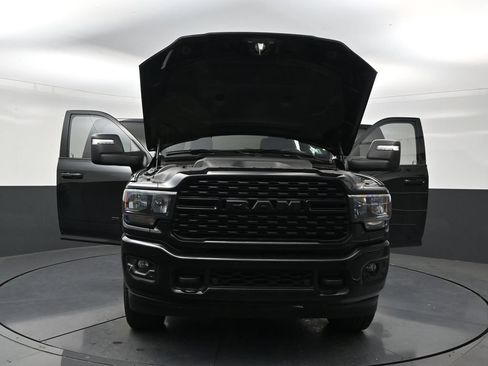 Used 2024 RAM 2500 Big Horn w/ Night Edition AWD/4WD image 32