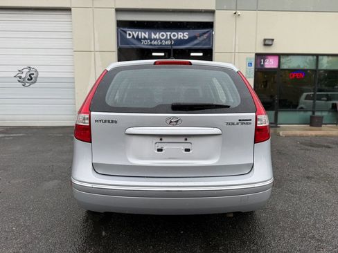 Used 2010 Hyundai Elantra GLS FWD image 12