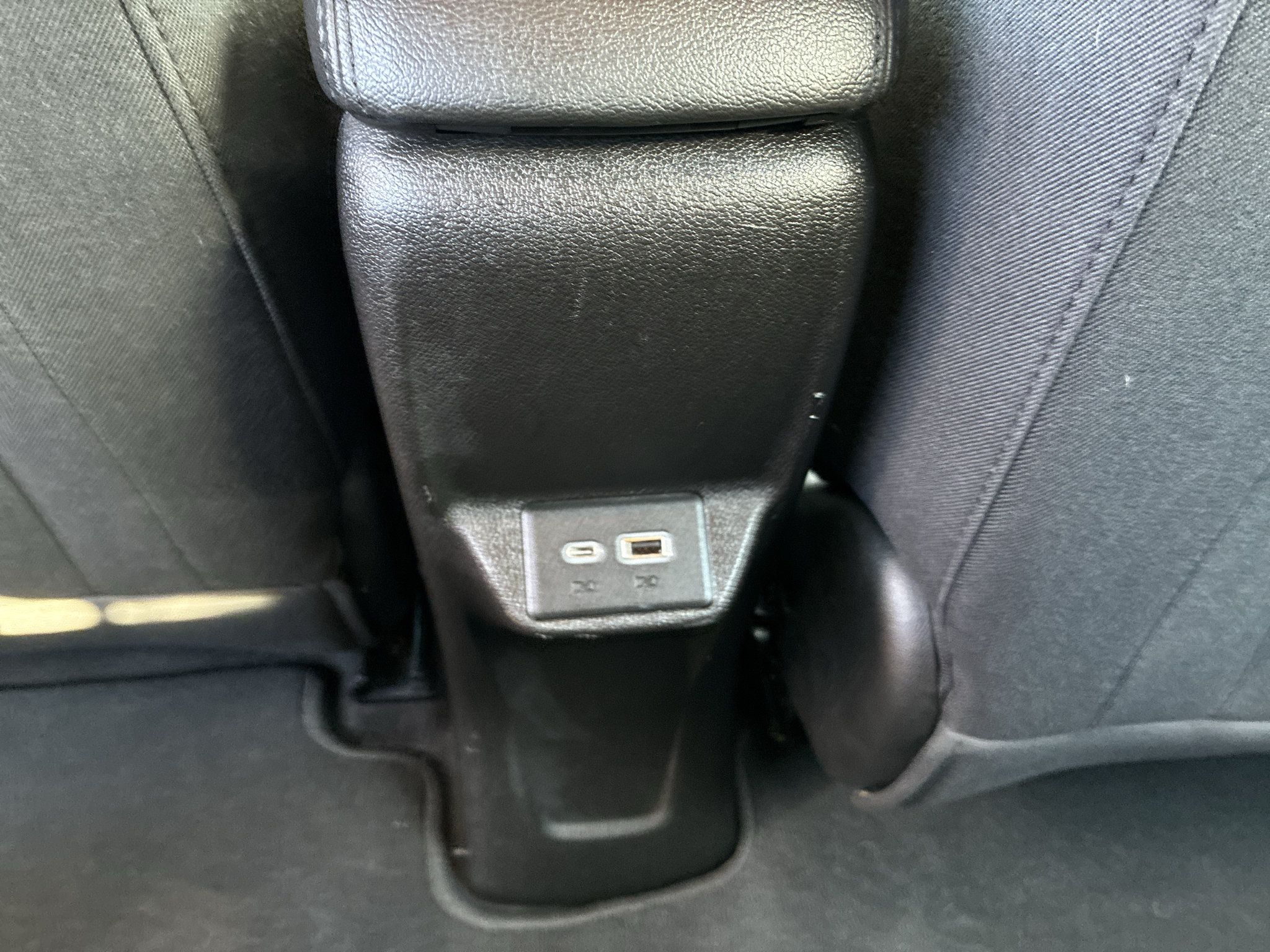 Used 2022 Chevrolet Bolt EUV LT FWD image 37