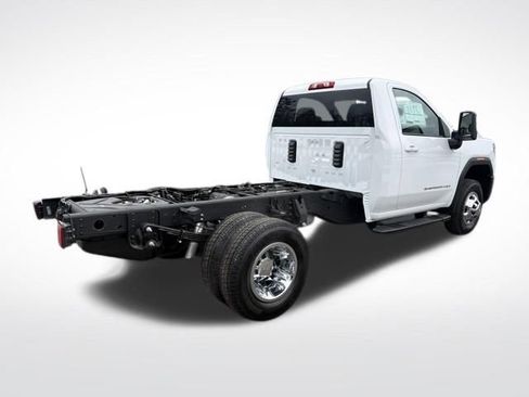 New 2026 GMC Sierra 3500 SLE w/ SLE Convenience Package image 5