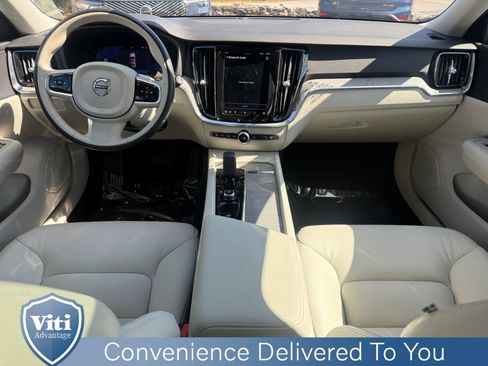 Used 2025 Volvo V60 B5 Cross Country Plus AWD/4WD image 2