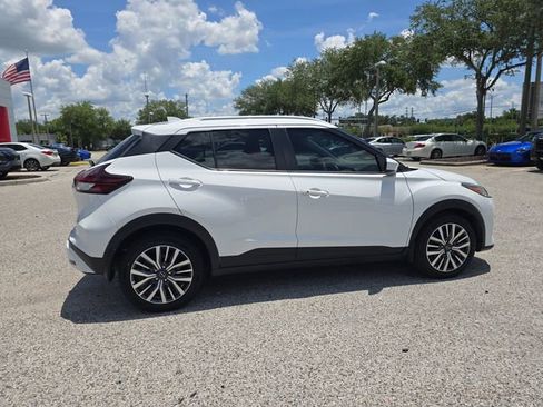 Certified 2023 Nissan Kicks SV FWD image 9
