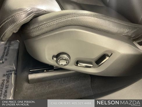 Used 2019 Volvo XC60 T5 Momentum w/ Premium Package FWD image 26