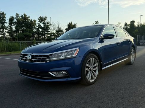 Used 2017 Volkswagen Passat 1.8T SE FWD image 1