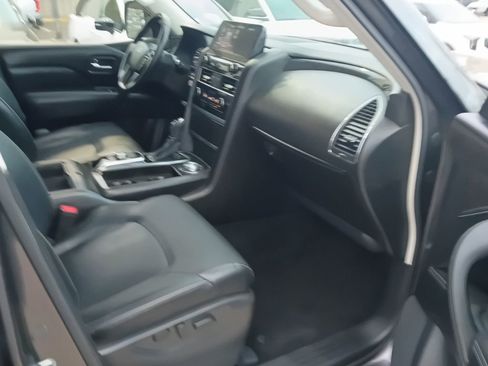 Used 2024 INFINITI QX80 Luxe image 9