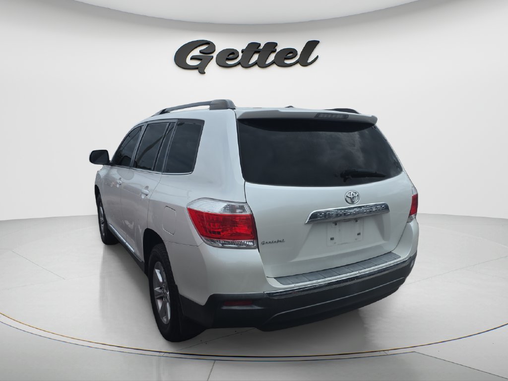 Used 2012 Toyota Highlander SE w/ Tow Pkg FWD image 7