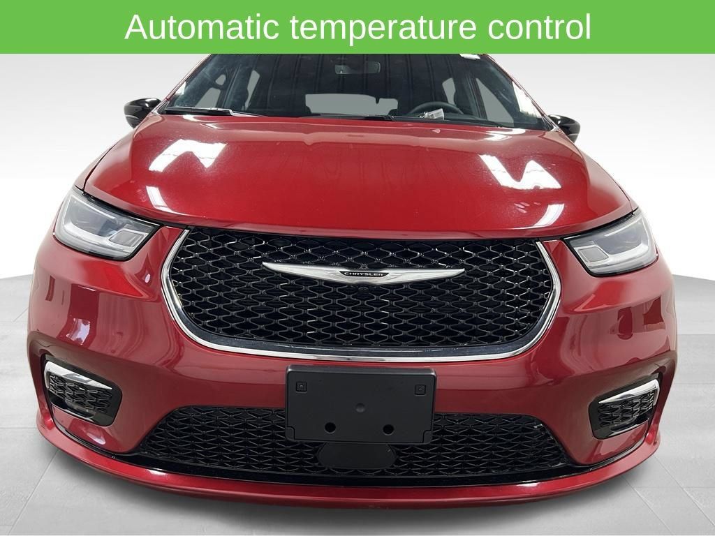 Used 2025 Chrysler Pacifica Select FWD image 14