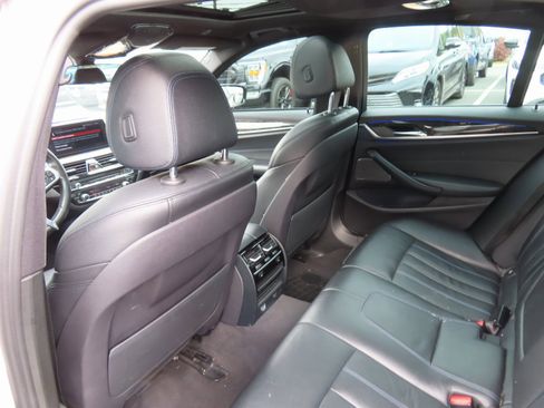 Used 2017 BMW 530i xDrive image 30