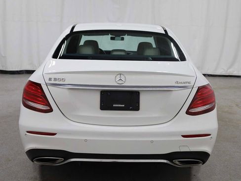 Used 2017 Mercedes-Benz E 300 4MATIC image 7