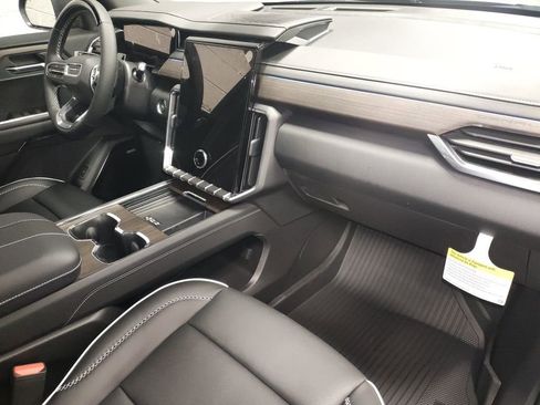 New 2026 GMC Acadia Denali w/ Super Cruise Package image 8