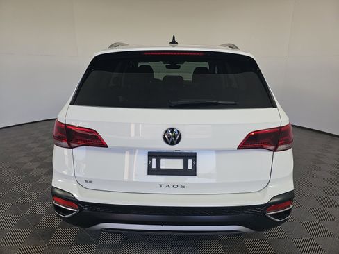 Used 2024 Volkswagen Taos SE image 7