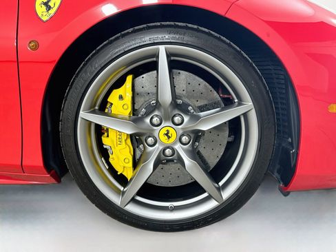 Used 2018 Ferrari 488 Spider RWD image 8