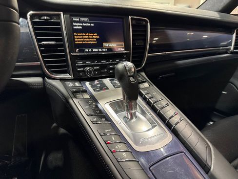 Used 2014 Porsche Panamera 4S Executive image 61
