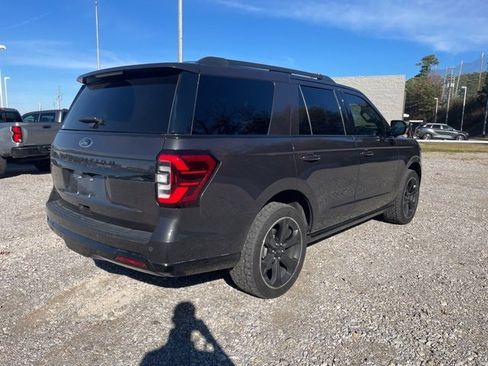 Used 2023 Ford Expedition Limited image 7